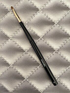 CHANEL Retractable Makeup Brush MINT